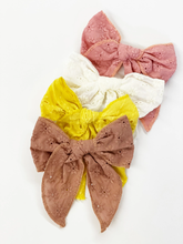 Load image into Gallery viewer, Cotton Linen Bows 5&quot;
